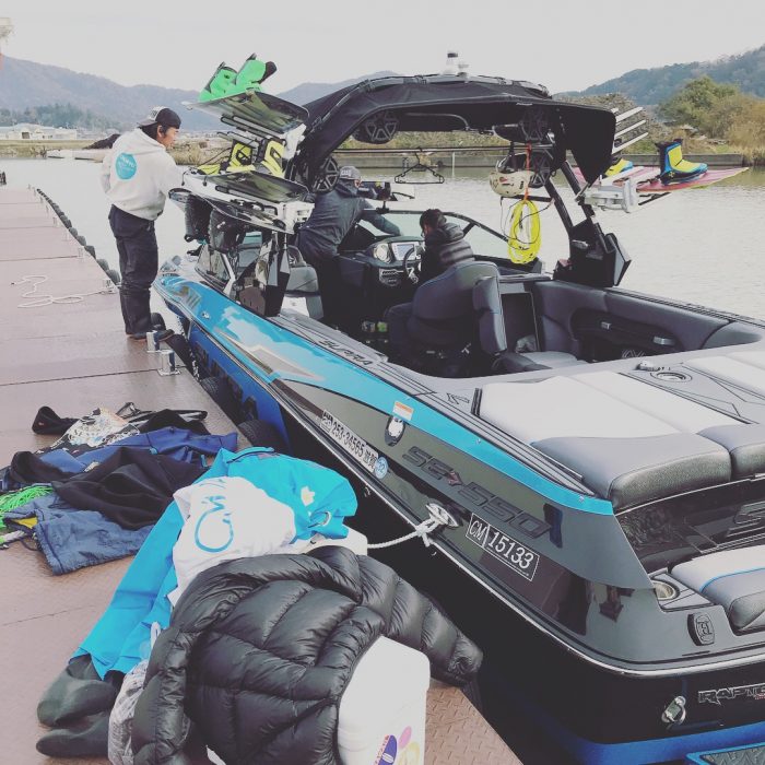 琵琶湖でウェイクボード　長龍マリーナ